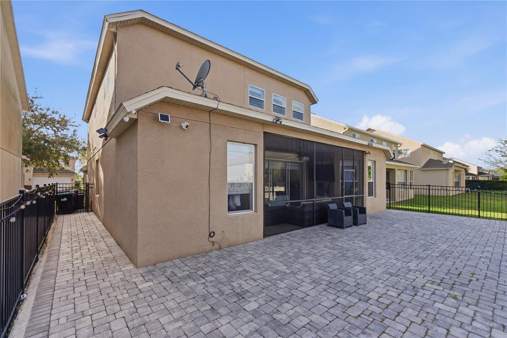 Image 48 of property listing at 13060 HATHERTON CIRCLE, Orlando, FL 32832