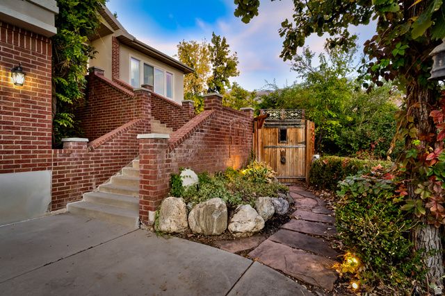 1934 N HORSEMAN CIR, Layton, UT 84040