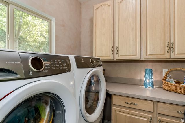 1934 N HORSEMAN CIR, Layton, UT 84040