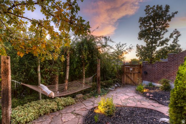 1934 N HORSEMAN CIR, Layton, UT 84040