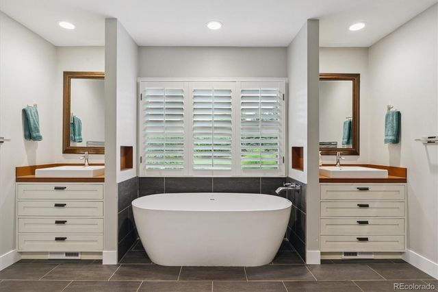 4900 Lakeshore Drive, Littleton, CO 80123