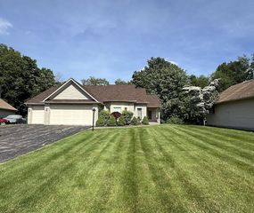 80 Endicar Drive, Irondequoit, NY 14622