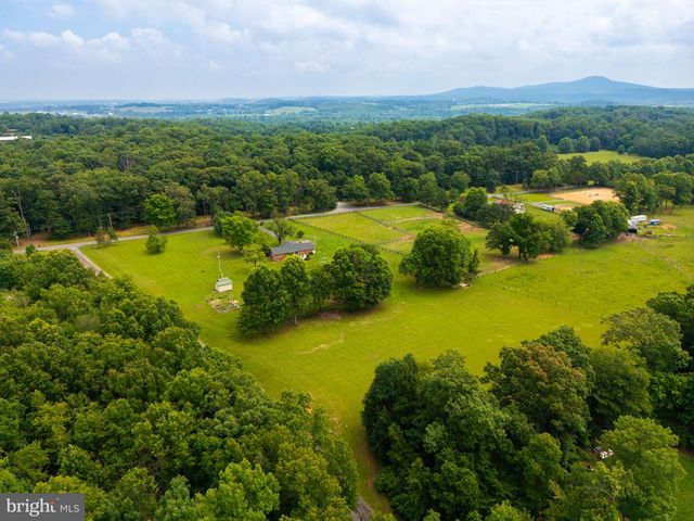 43581 LOST CORNER RD, Leesburg, VA 20176