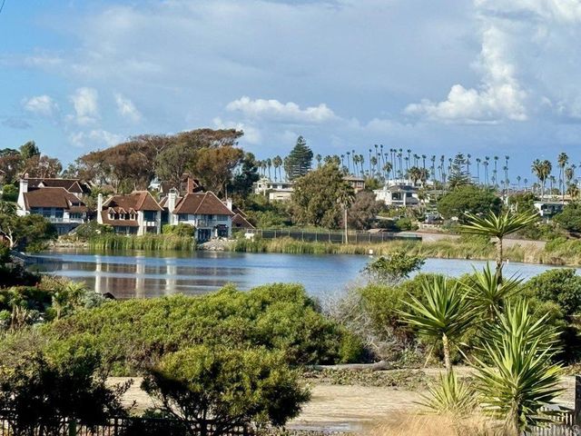 2383 Ocean Street, Carlsbad, CA 92008