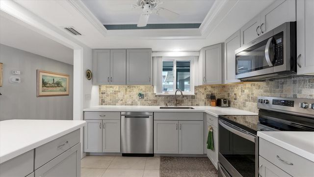 1110 BREEZEMONT DRIVE 1, Sarasota, FL 34232