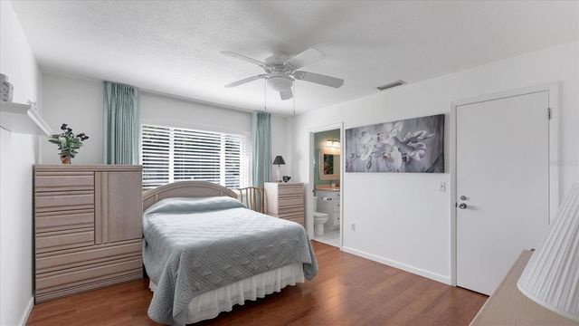 1110 BREEZEMONT DRIVE 1, Sarasota, FL 34232