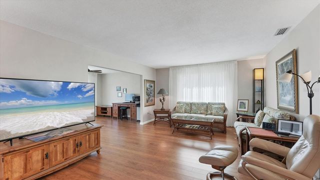 1110 BREEZEMONT DRIVE 1, Sarasota, FL 34232