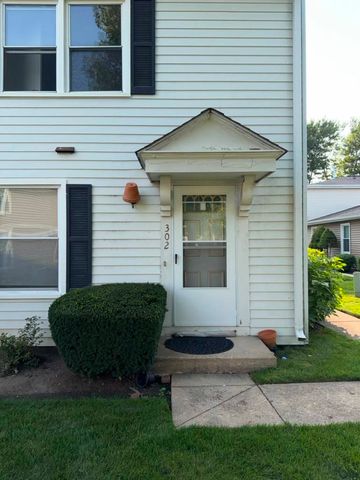 302 Creekside Drive, Vernon Hills, IL 60061