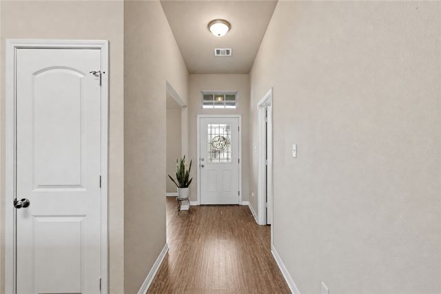 2725 Porters Way, Bryan, TX 77803