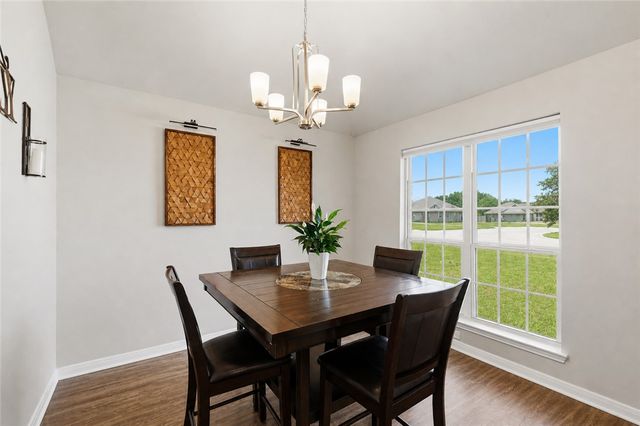 2725 Porters Way, Bryan, TX 77803