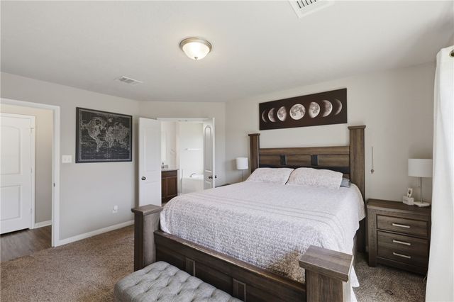2725 Porters Way, Bryan, TX 77803