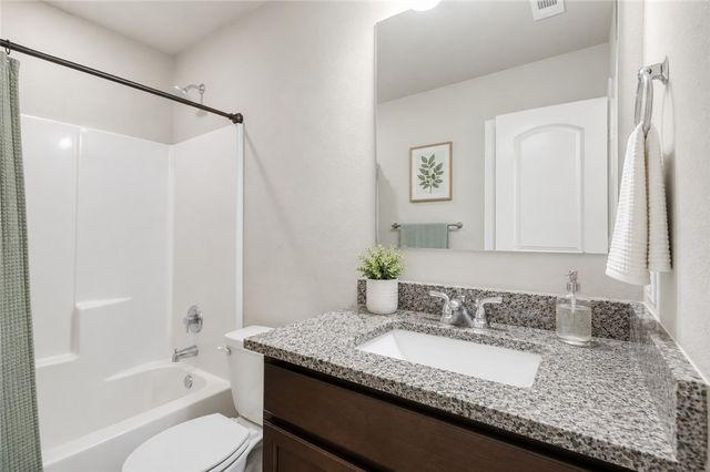 2725 Porters Way, Bryan, TX 77803