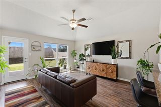 2725 Porters Way, Bryan, TX 77803