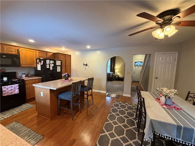 250 Kennedy Ave, East Vandergrift, PA 15642