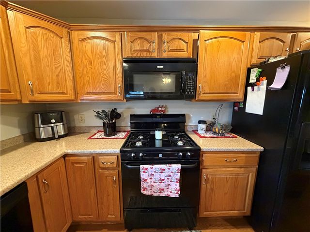 250 Kennedy Ave, East Vandergrift, PA 15642