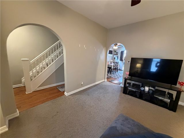 250 Kennedy Ave, East Vandergrift, PA 15642