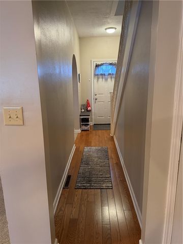 250 Kennedy Ave, East Vandergrift, PA 15642