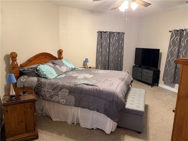 250 Kennedy Ave, East Vandergrift, PA 15642