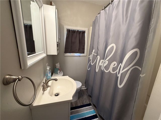 250 Kennedy Ave, East Vandergrift, PA 15642