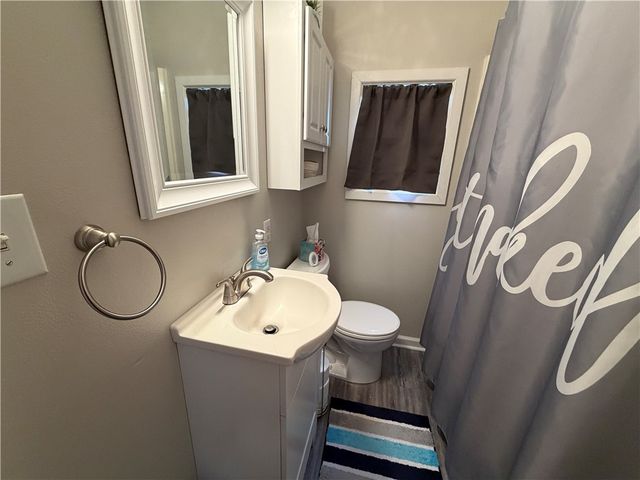 250 Kennedy Ave, East Vandergrift, PA 15642