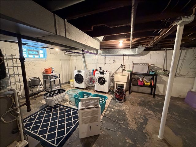 250 Kennedy Ave, East Vandergrift, PA 15642