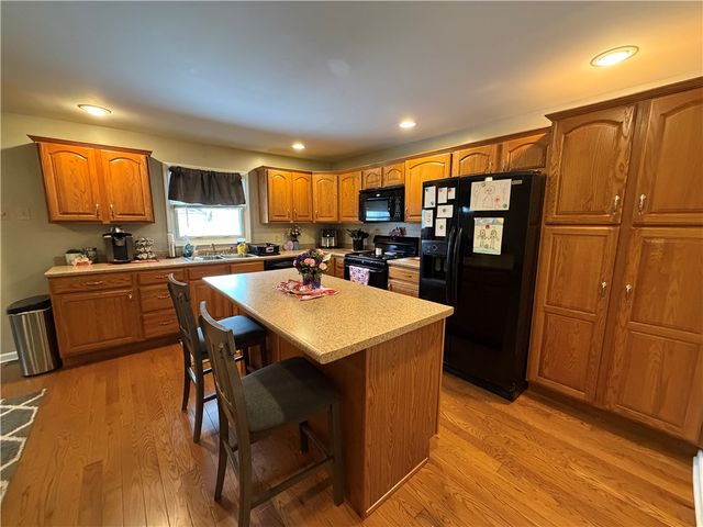 250 Kennedy Ave, East Vandergrift, PA 15642