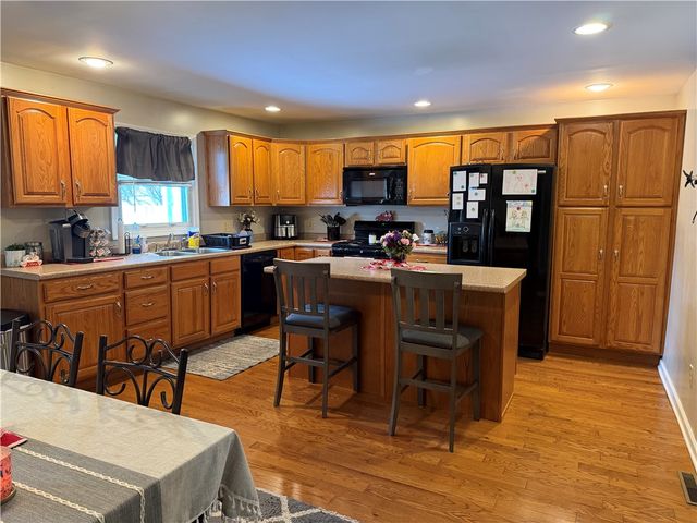 250 Kennedy Ave, East Vandergrift, PA 15642