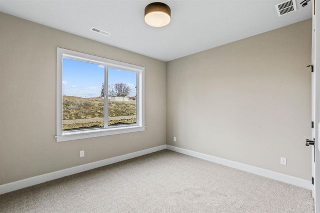 3915 S Glendora Dr, Spokane, WA 99223