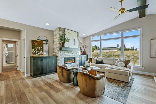 3915 S Glendora Dr, Spokane, WA 99223