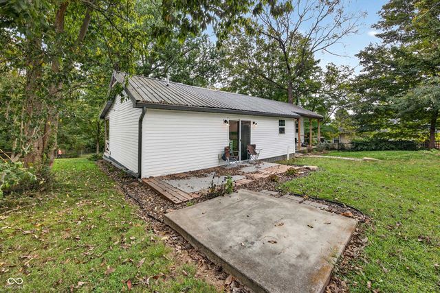 203 NE 1st Street, Paoli, IN 47454