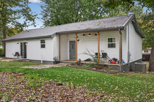 203 NE 1st Street, Paoli, IN 47454
