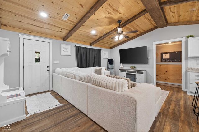 203 NE 1st Street, Paoli, IN 47454