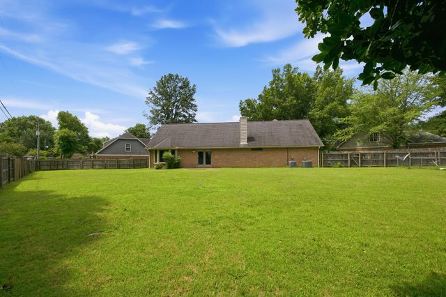 884 WOOD KIRK CV, Memphis, TN 38018