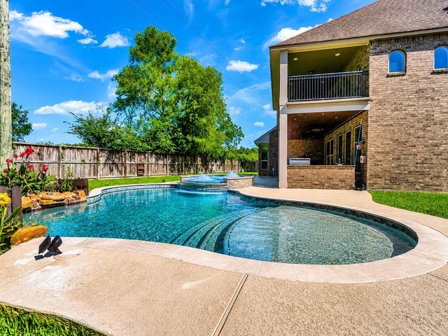 5227 Preserve Park Drive, Spring, TX 77389