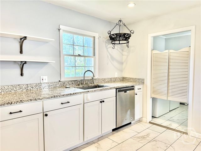 1714 E 60th Street, Savannah, GA 31404