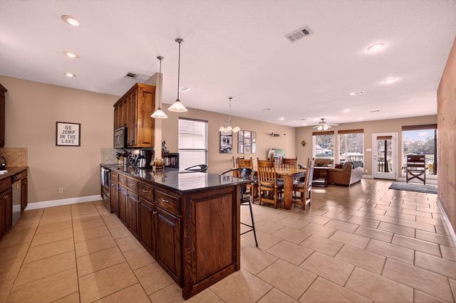 182 Oak Hills Drive, Mabank, TX 75156