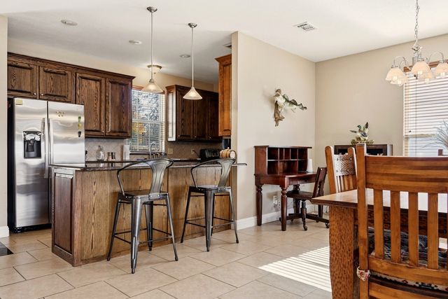 182 Oak Hills Drive, Mabank, TX 75156
