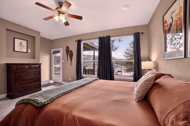 182 Oak Hills Drive, Mabank, TX 75156