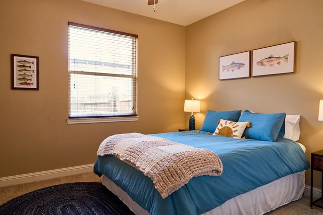 182 Oak Hills Drive, Mabank, TX 75156