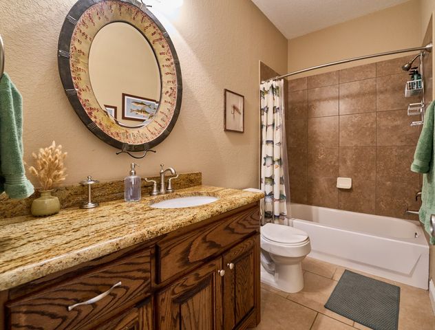 182 Oak Hills Drive, Mabank, TX 75156