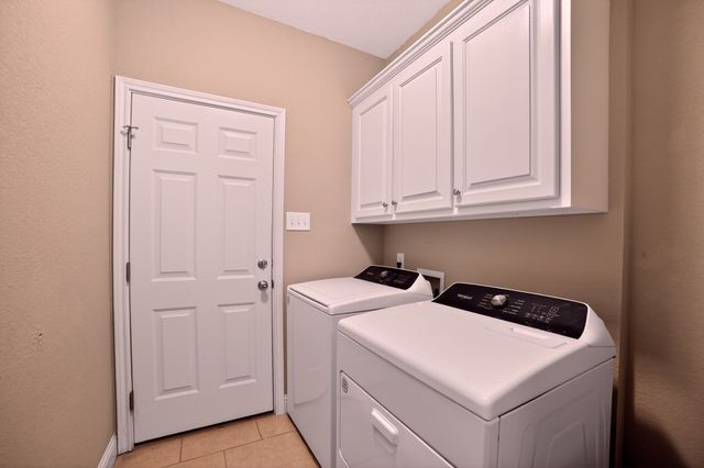182 Oak Hills Drive, Mabank, TX 75156