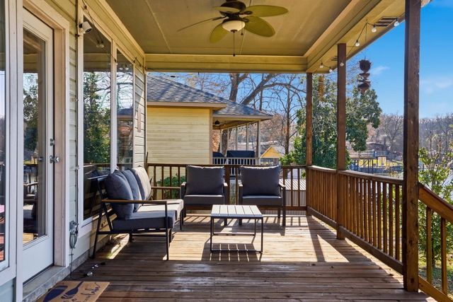 182 Oak Hills Drive, Mabank, TX 75156