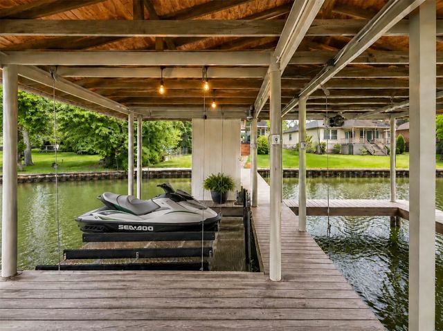 182 Oak Hills Drive, Mabank, TX 75156