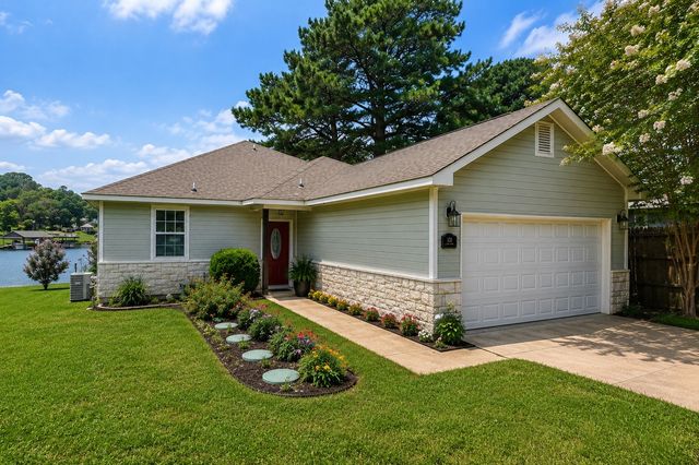 182 Oak Hills Drive, Mabank, TX 75156