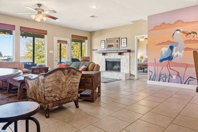 182 Oak Hills Drive, Mabank, TX 75156