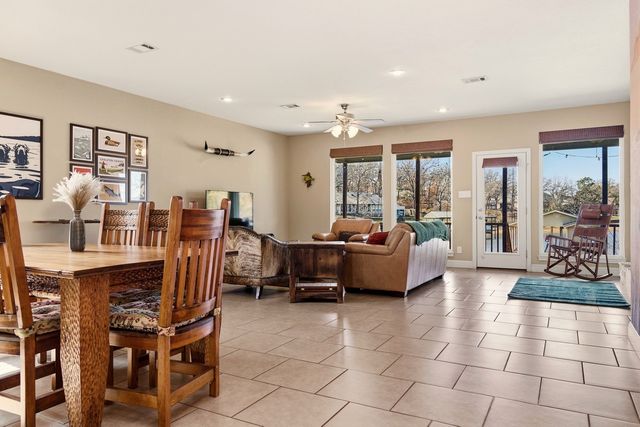 182 Oak Hills Drive, Mabank, TX 75156
