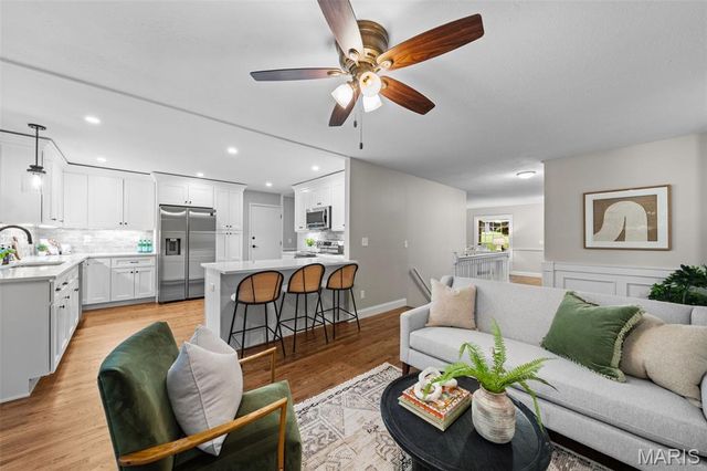 825 Windsor Gardens Court, St Louis, MO 63021
