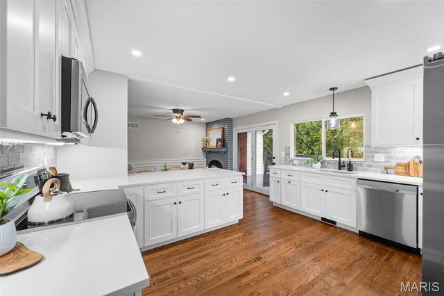 825 Windsor Gardens Court, St Louis, MO 63021