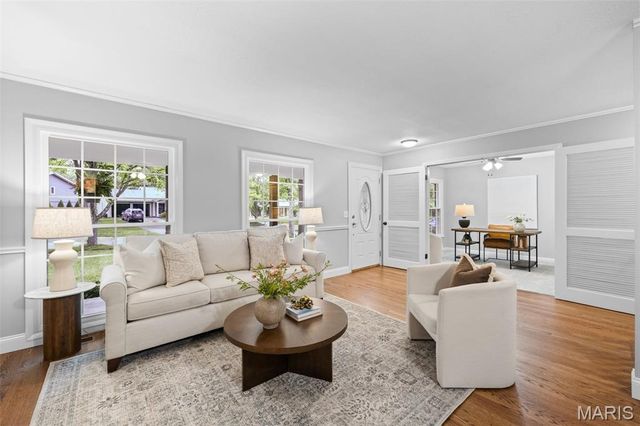825 Windsor Gardens Court, St Louis, MO 63021