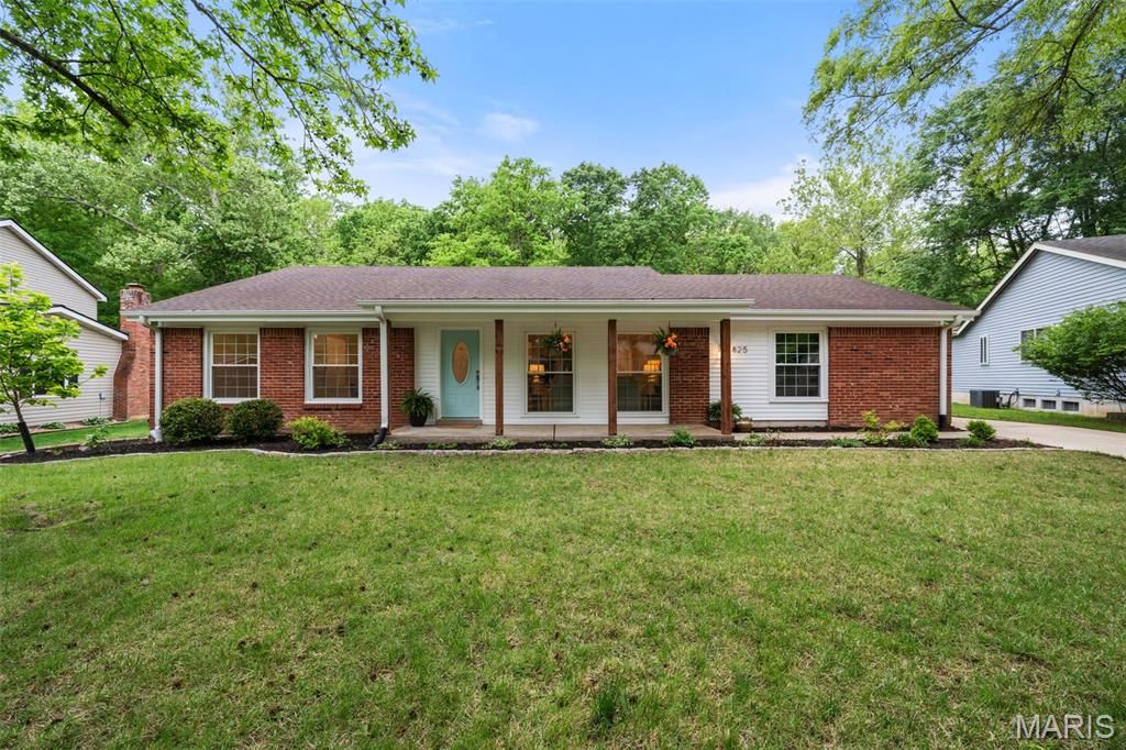 825 Windsor Gardens Court, St Louis, MO 63021